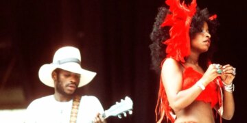5 R&B Love Songs From the 70s That Will Make You Feel Like You Were Born in the Wrong Generation