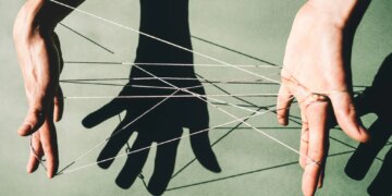 5 Signs Someone Is Emotionally Manipulating You
