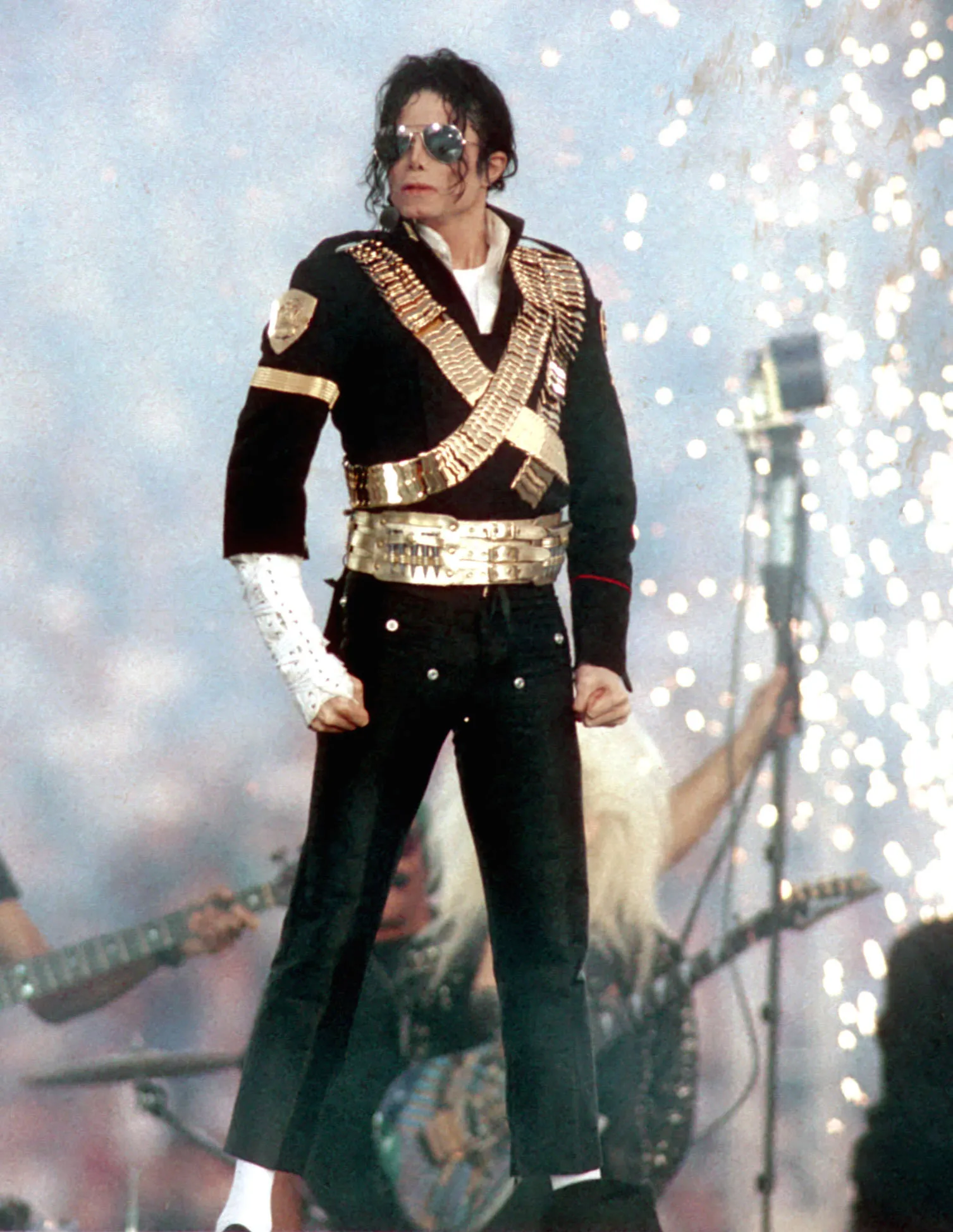 Michael Jackson performing at Super Bowl XXVII.