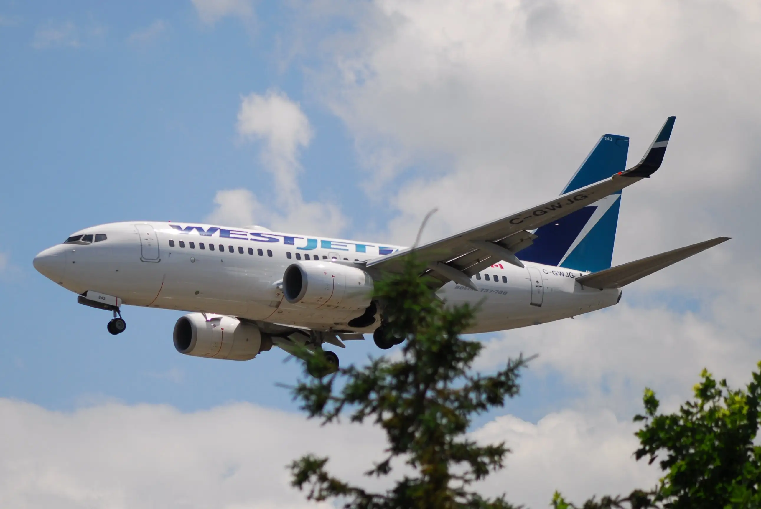 Westjet Boeing 737-700