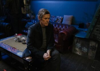 Willem Dafoe Shines as a Postal Worker and Poet in the Luminous Late Fame