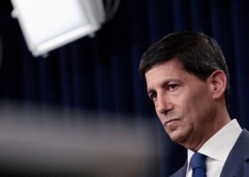 Fed chair Kevin Warsh, worried about inflation, offers scant clarity on next move