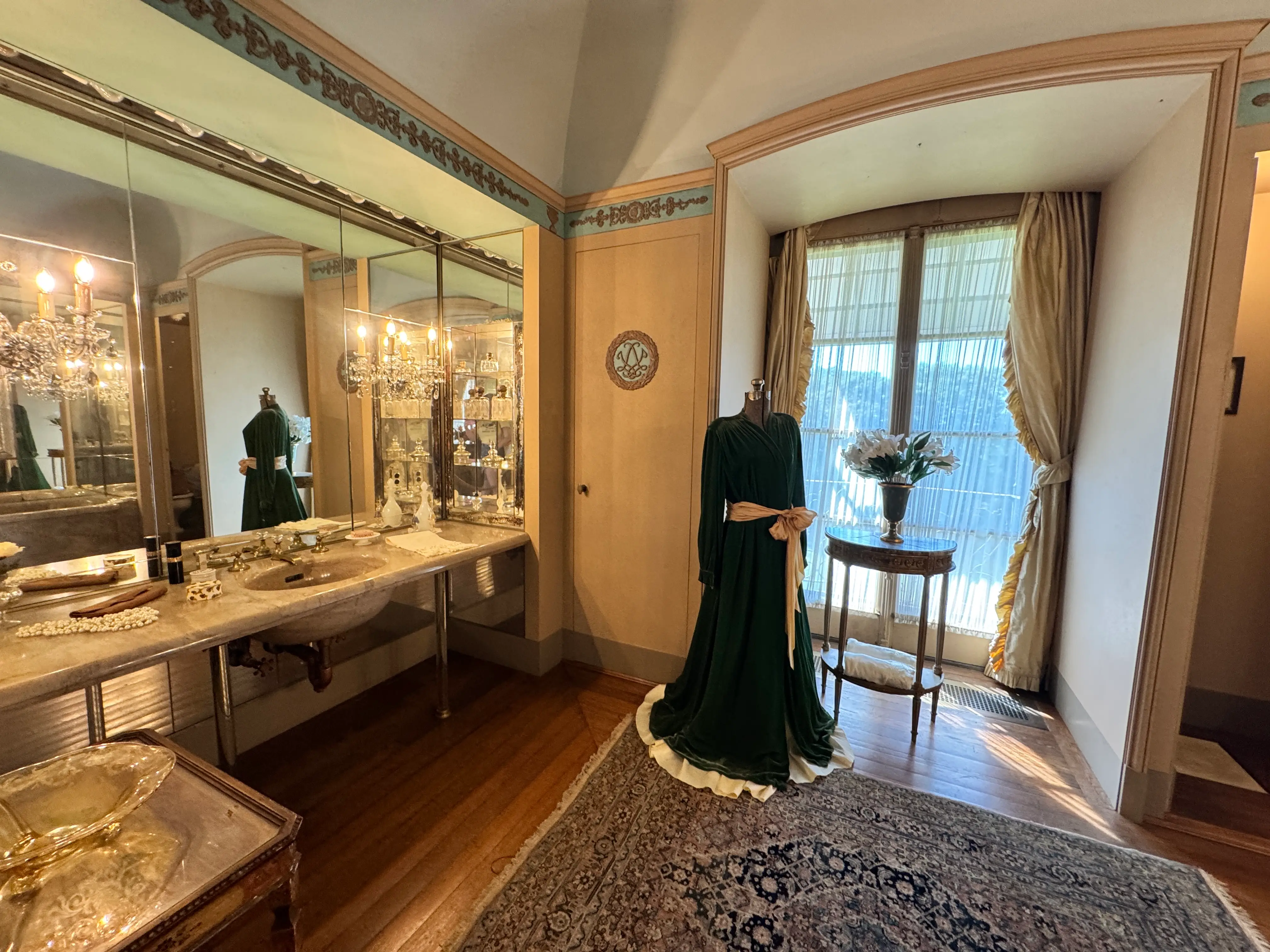mrs vanderbilt bathroom
