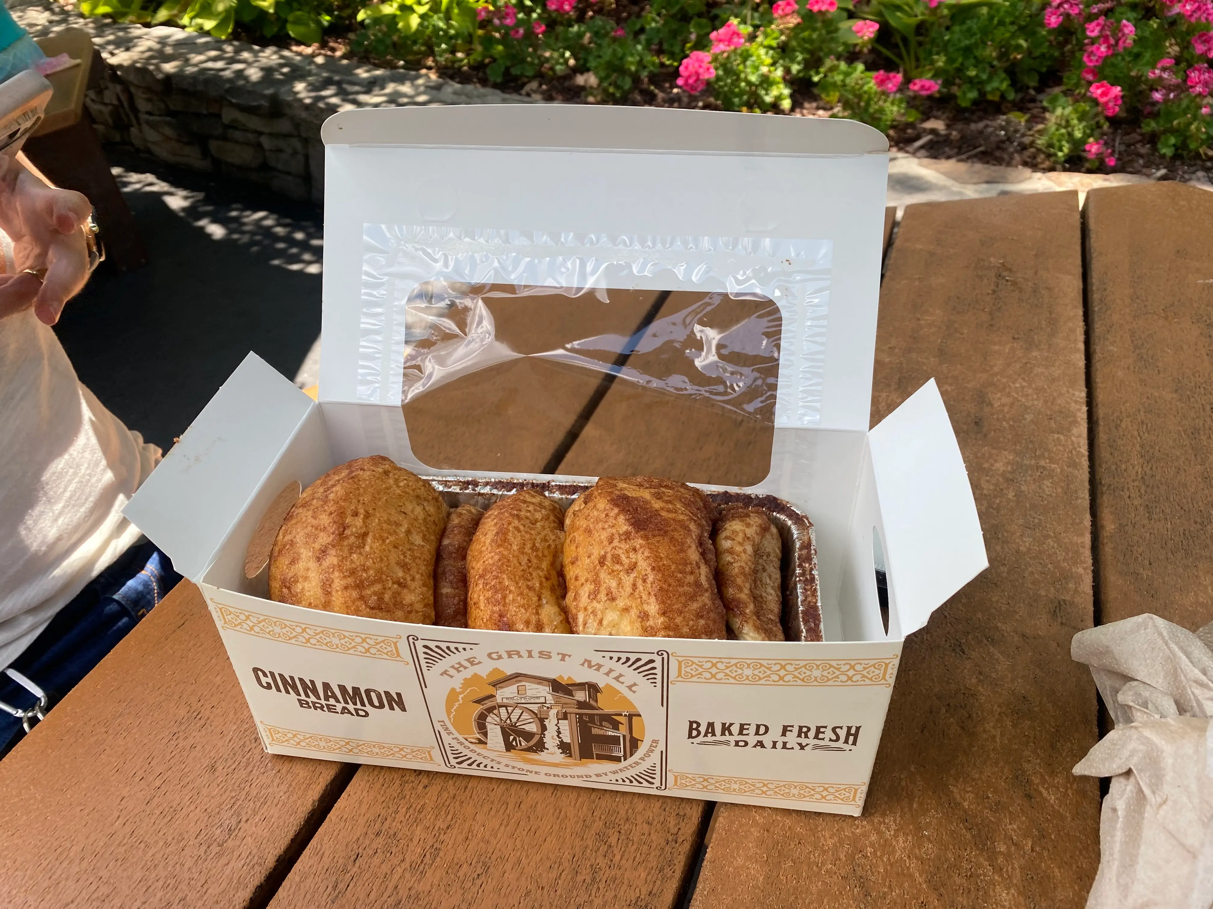 Dollywood's cinnamon bread in a box