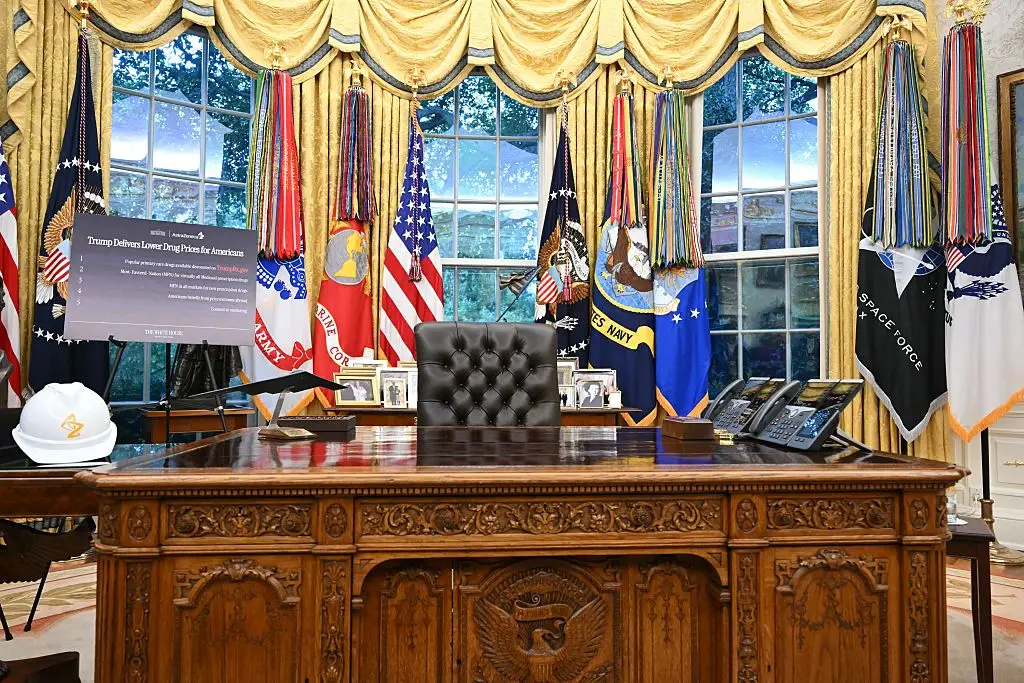 Flags in Trump's Oval Office.