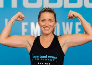 A 38-year-old fitness founder shares 2 habits she uses to build muscle