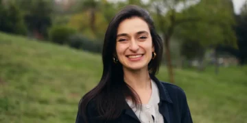 Read the cold LinkedIn outreach that led Fishwife’s CEO to hire a candidate