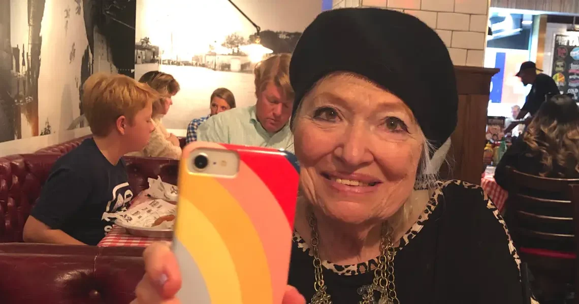 I knew caring for my 88-year-old mom would be hard. I didn’t expect to spend so much time on tech support.