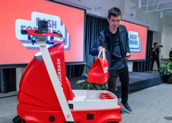 DoorDash is paying people to load its delivery robots. It points to a shortcoming of automation