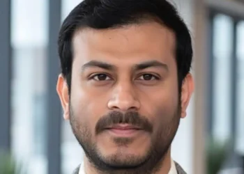 A former Oracle engineer on an H-1B visa says AI and tech layoffs pushed him into constant career-prep mode