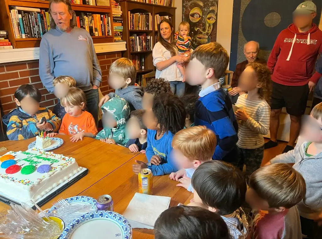 Kids singing happy birthday
