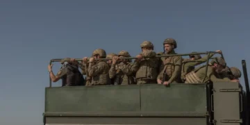 Ukraine hopes to coax back thousands of AWOL troops with their choice of commander and deployment area