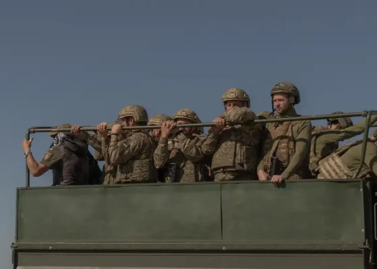 Ukraine hopes to coax back thousands of AWOL troops with their choice of commander and deployment area