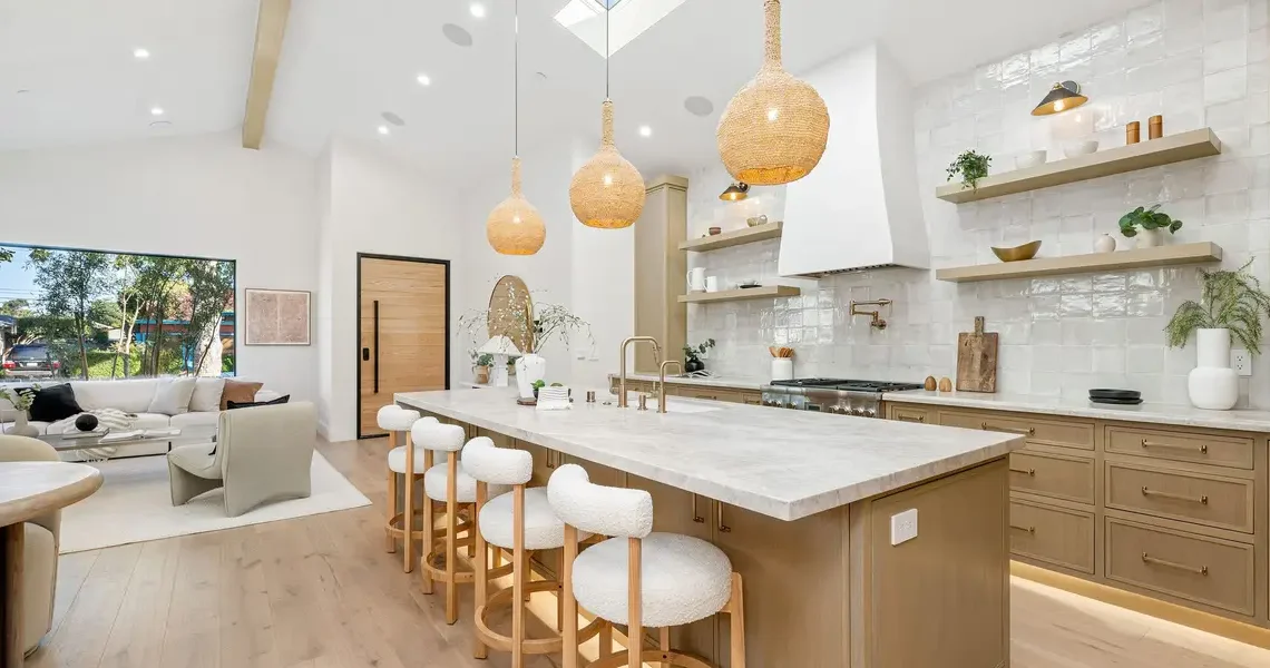 12 things a seasoned interior designer would never have in her own home