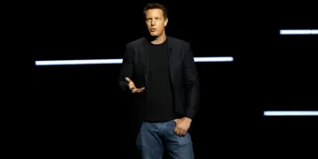 David Ellison’s Paramount would owe more than $1 billion to WBD shareholders based on the March trial date a judge set