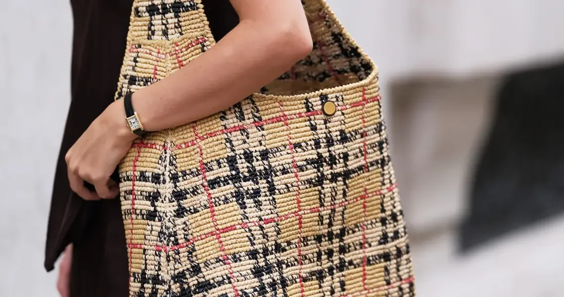 Cool girls are carrying giant, slouchy bags for fall. These are some of the best options.