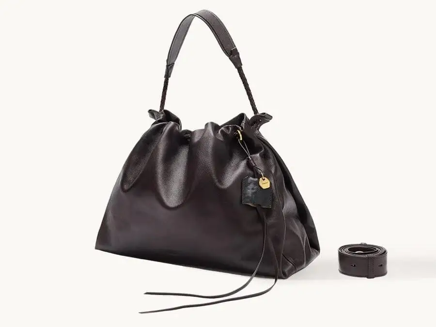 The medium Gather bag from Songmont.