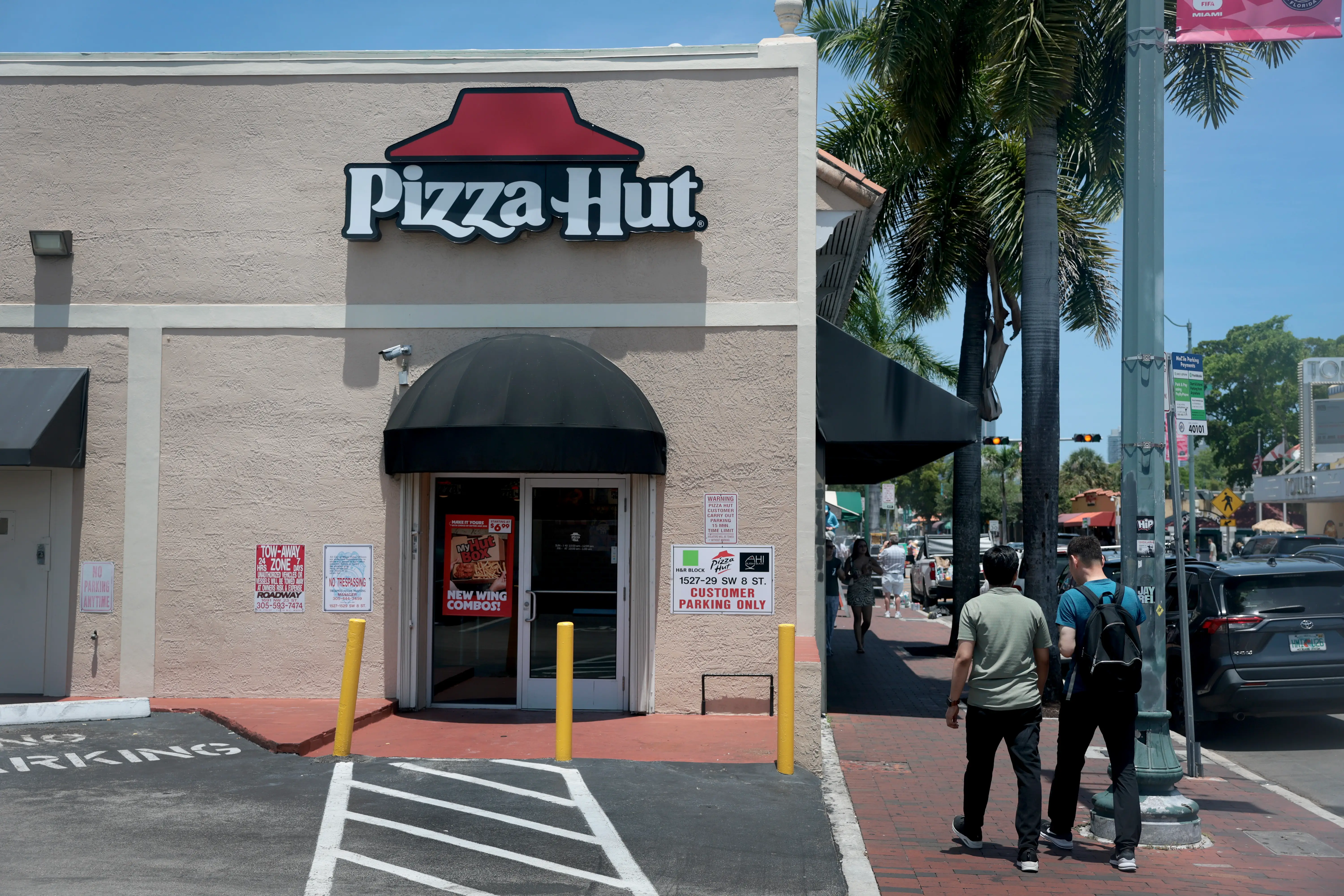 A Pizza Hut restaurant in Miami