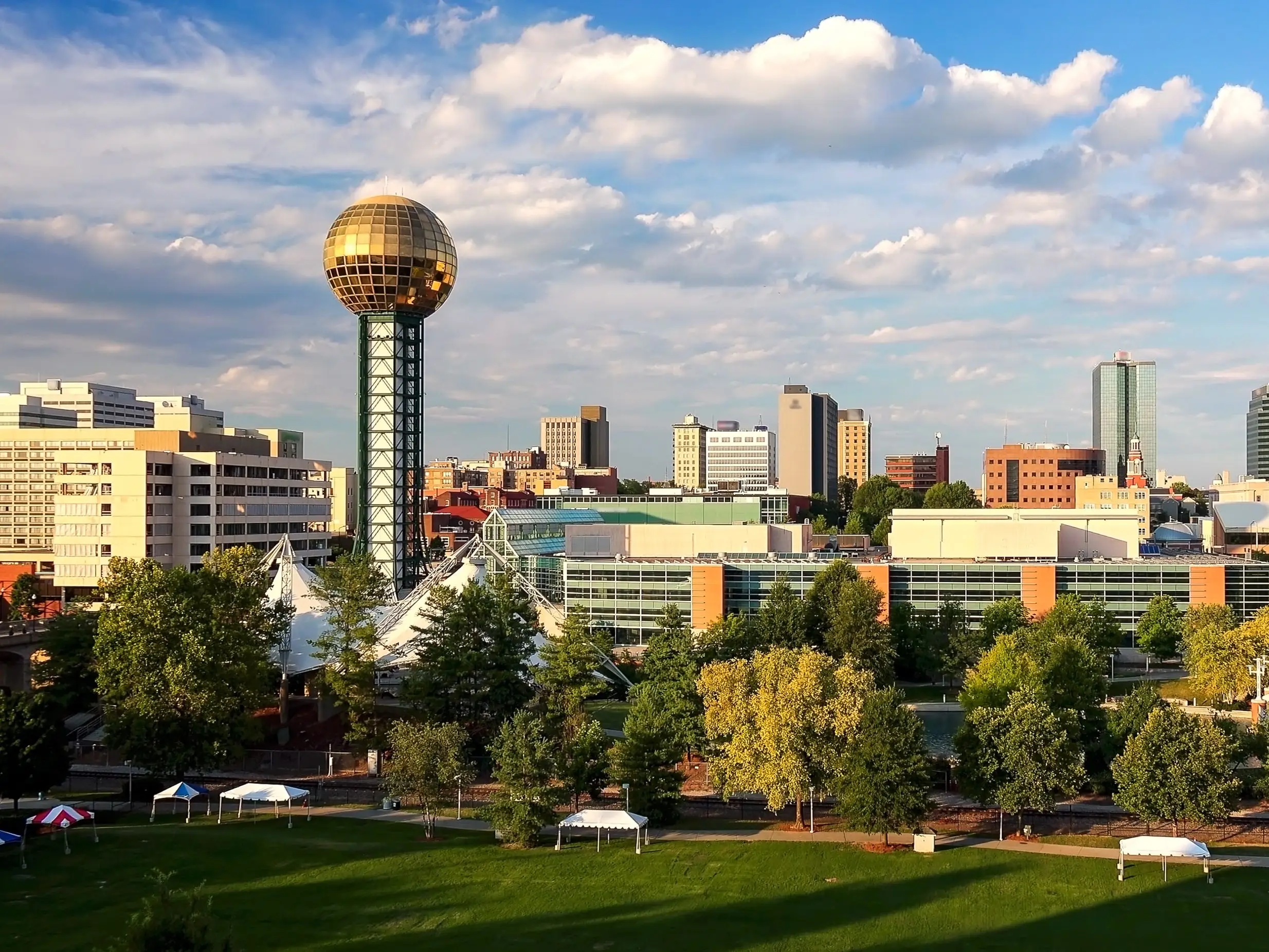 Knoxville, Tennessee city skyline