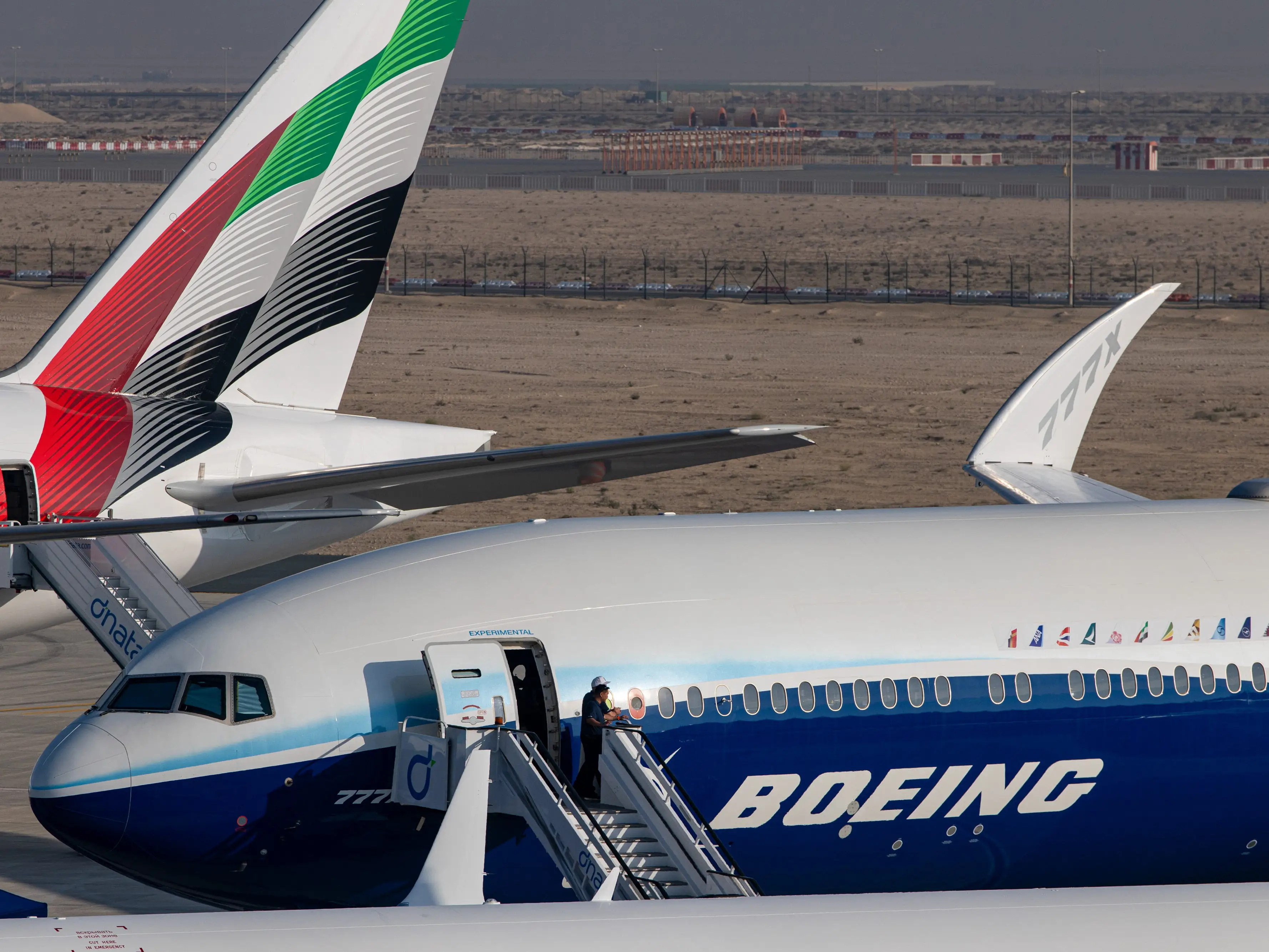Boeing's 777x at the Dubai Airshow with wingtip folder.