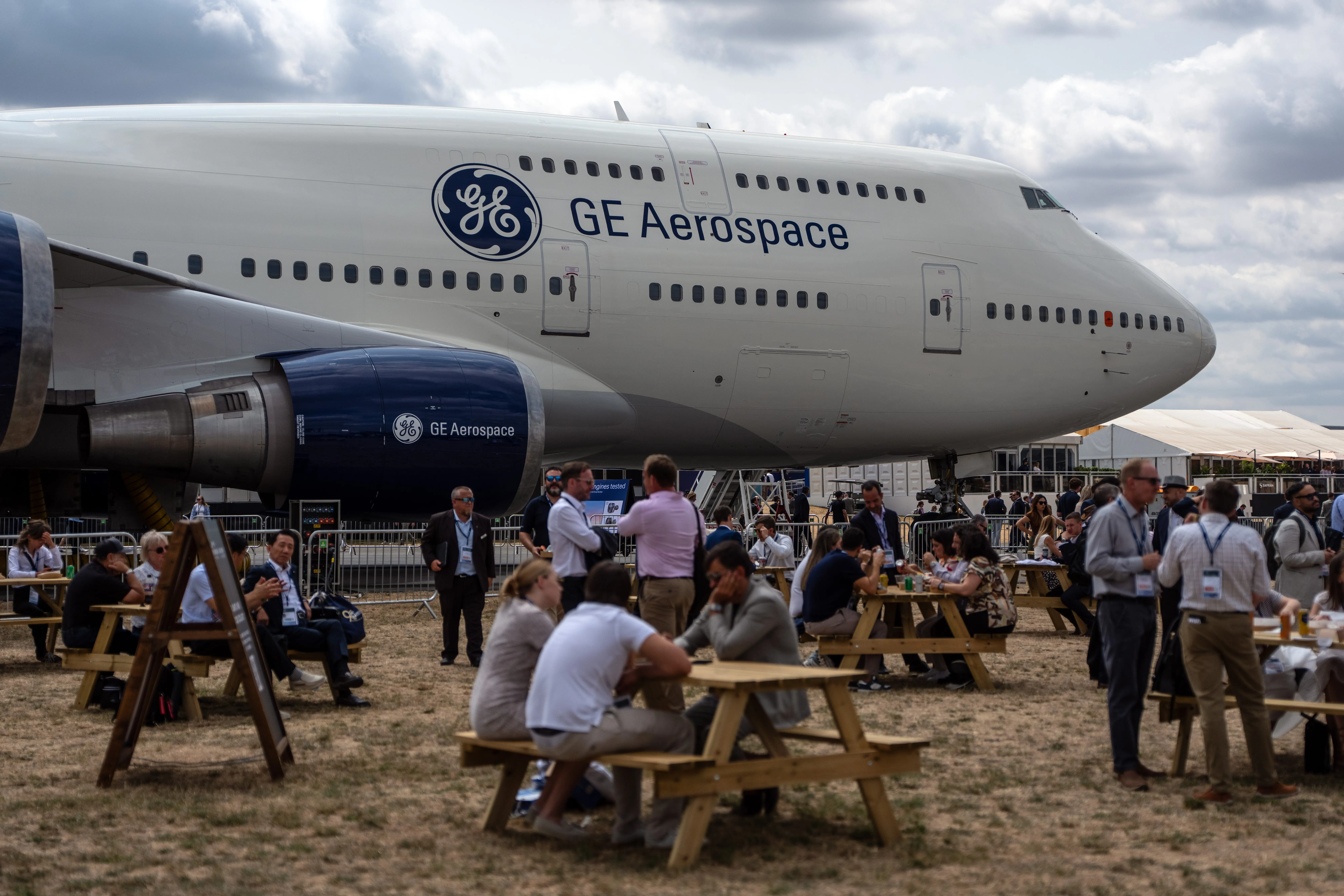 General Electric Boeing 747.