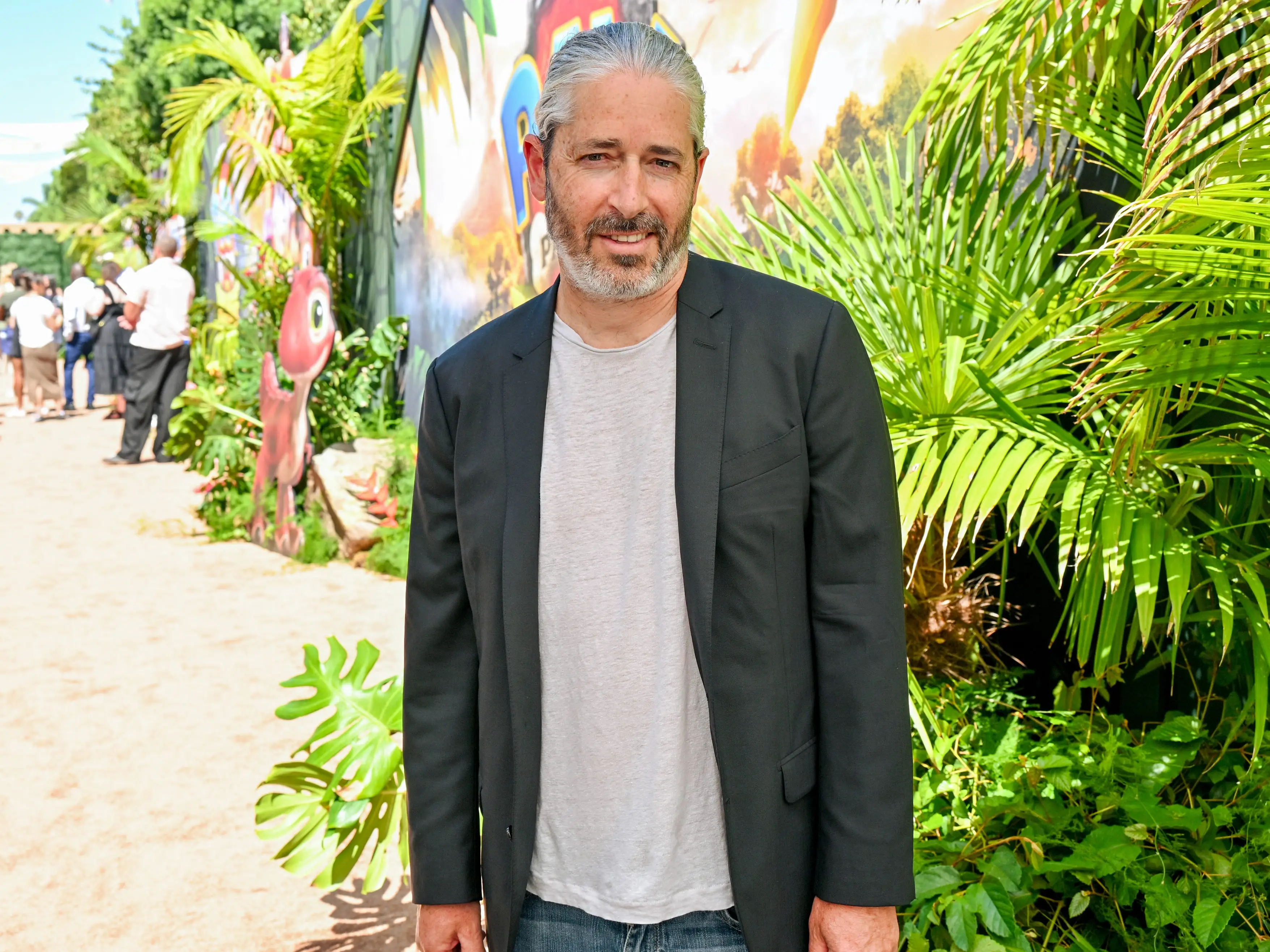 Ronnan Harary standing