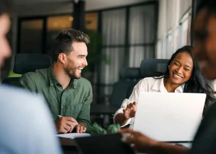 Former Google, Tinder, and AWS interns share 4 tips for turning an internship into a full-time offer