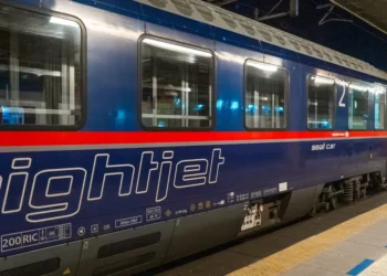 I spent 11 hours sharing a cabin with 3 strangers on a sleeper train in Europe. 6 surprises made me regret it.