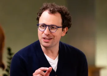 OpenAI finds a crack in Anthropic’s business AI lead