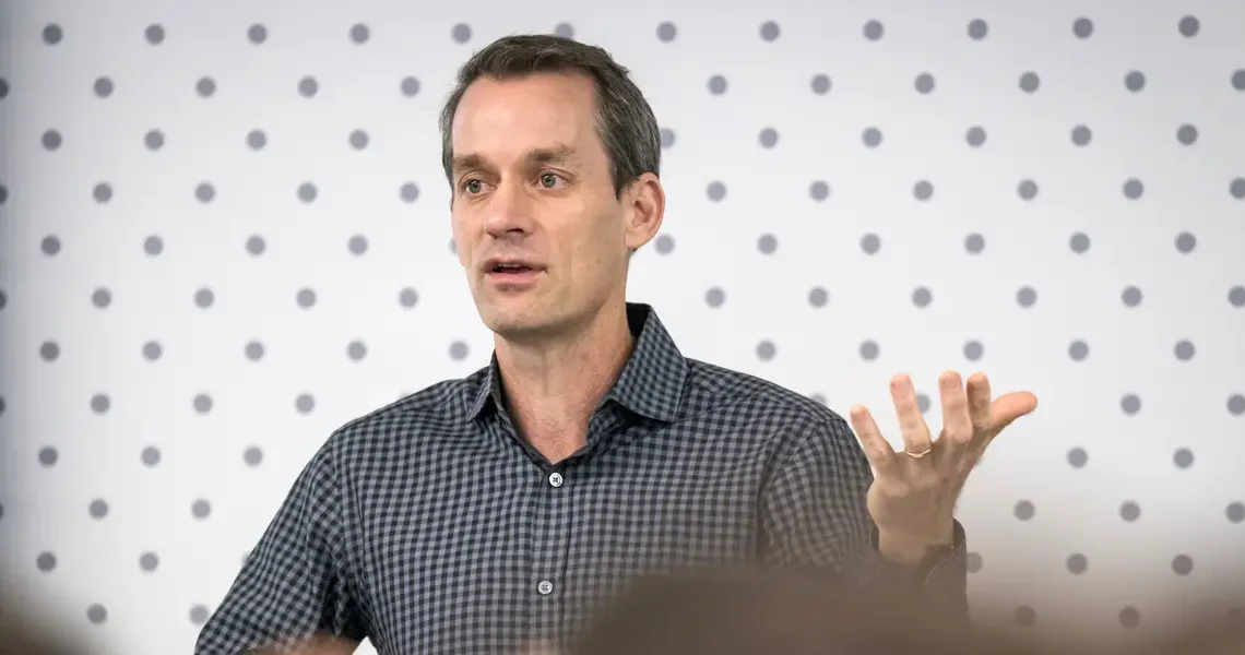 Departing Google chief scientist Jeff Dean has been in talks for a $10 billion valuation for his new AI startup