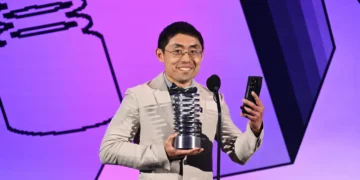 YouTube star Cliff Tan apologizes to angry fans after promoting AI for interior design