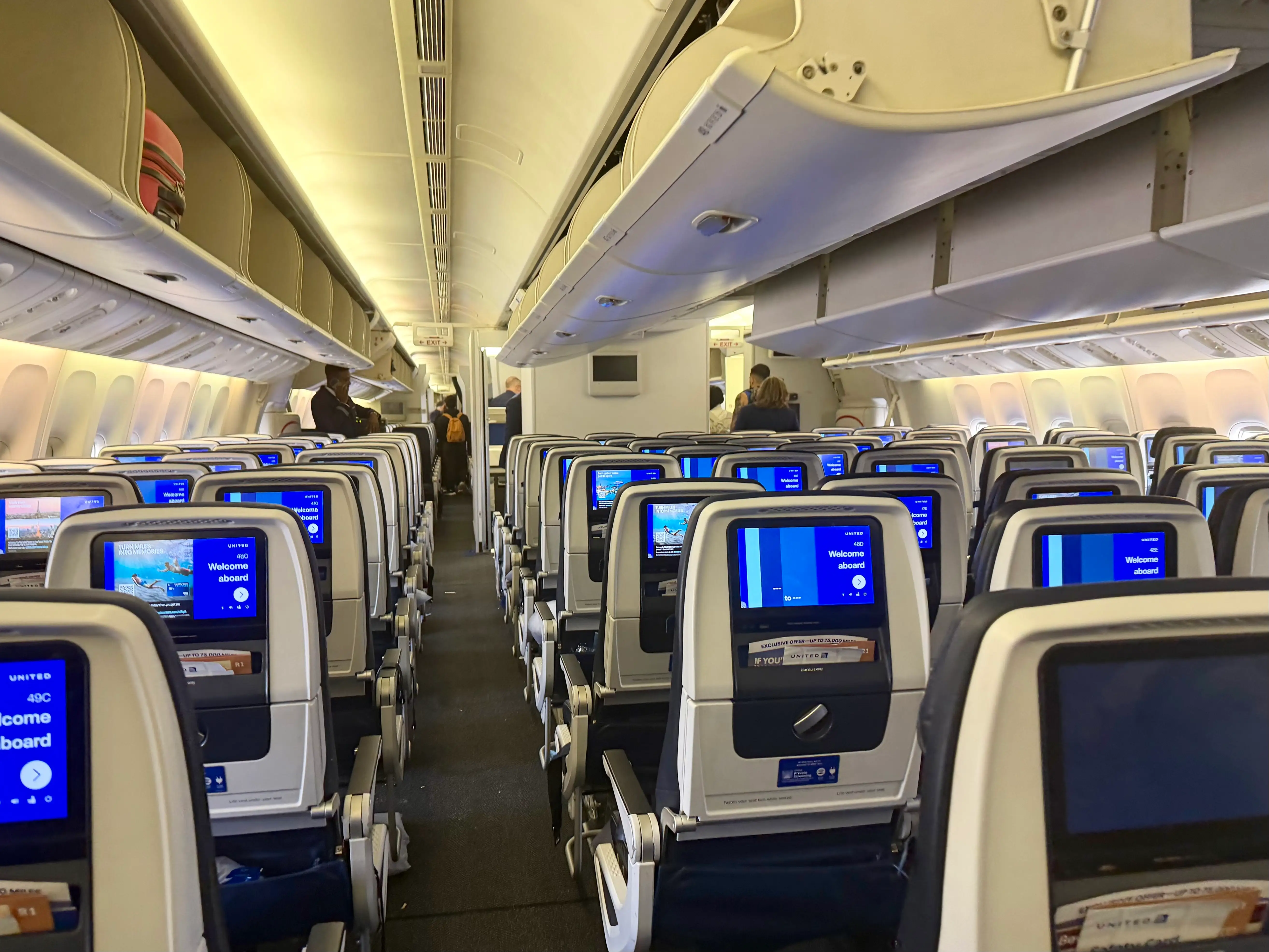 The economy cabin of United's 777.