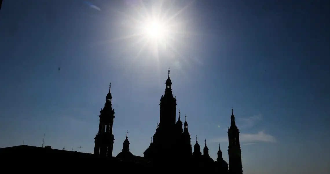The best photos of Europe’s 2026 solar eclipse
