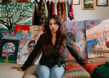 A 27-year-old New Yorker made $130,000 from 9 income streams. She says the hustle nearly burned her out.