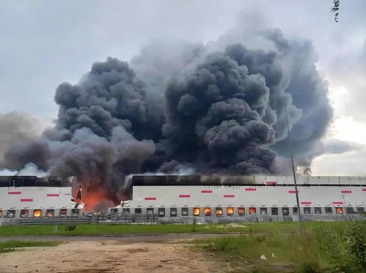 A Wildberries warehouse on fire after a Ukrainian airstrike.