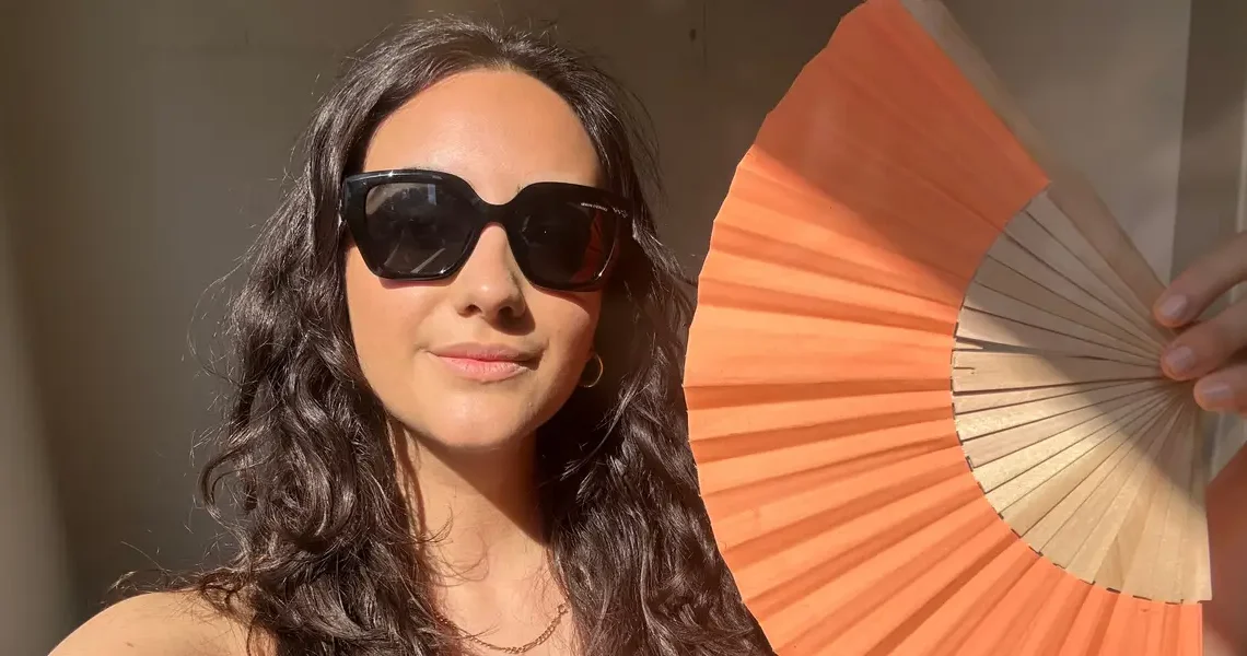 I live in London, where we’re experiencing our 5th heat wave. I have no AC, so here’s how I’m surviving my workday.