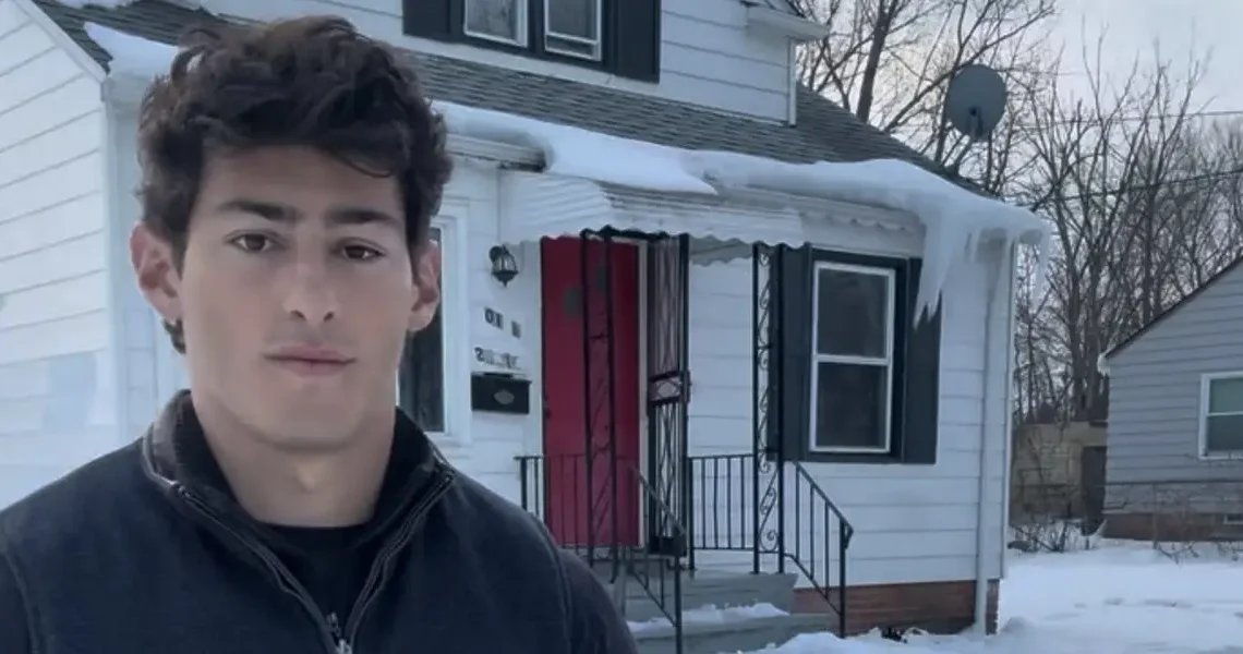 I bought my first investment property while still in college. Now I’m 24 and own 30 homes as a full-time landlord.