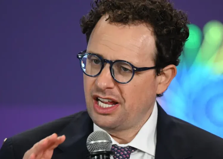 Anthropic CEO Dario Amodei says the way for AI to win over the public is to ‘actually’ cure cancer