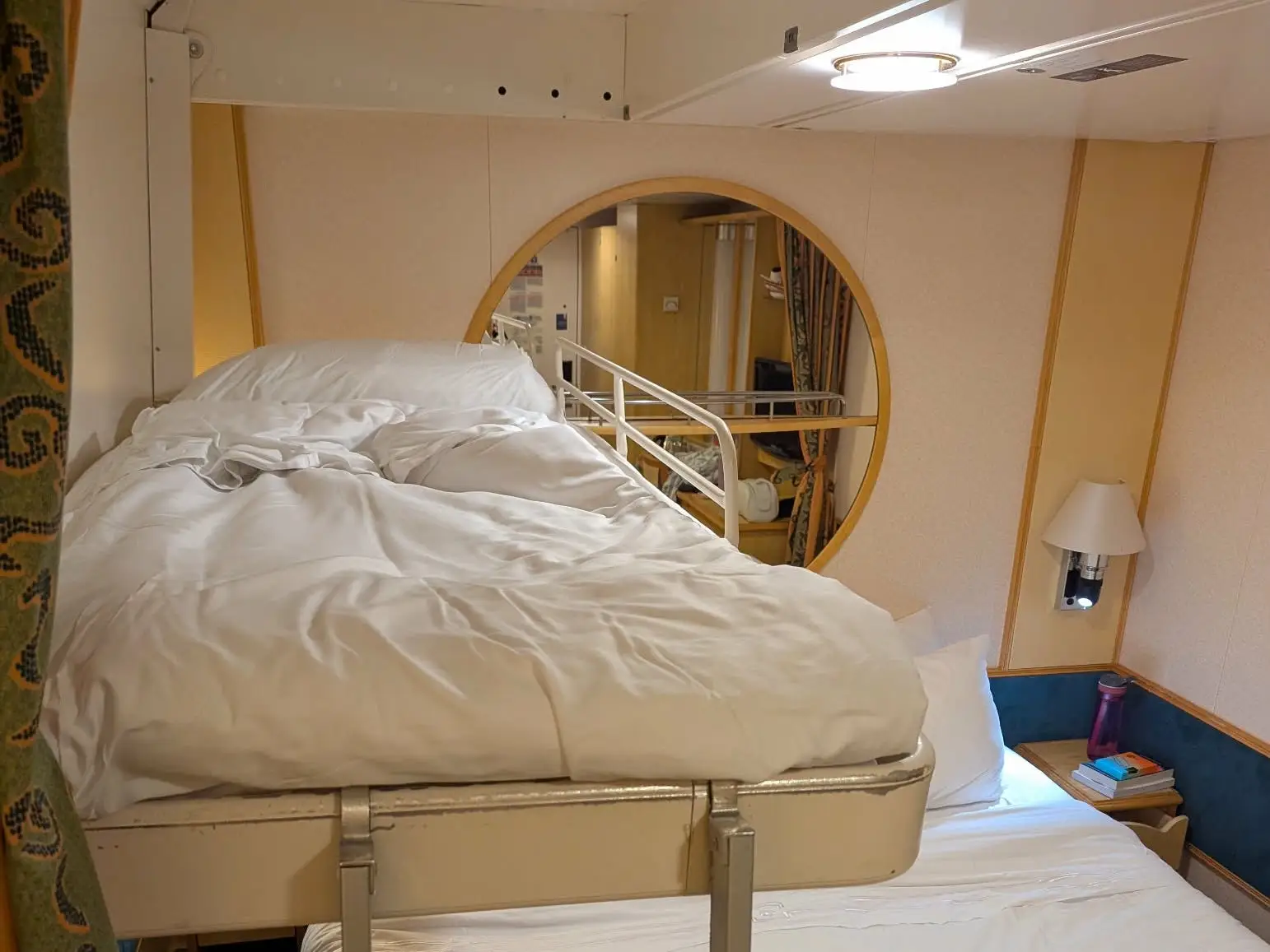 Cruise room