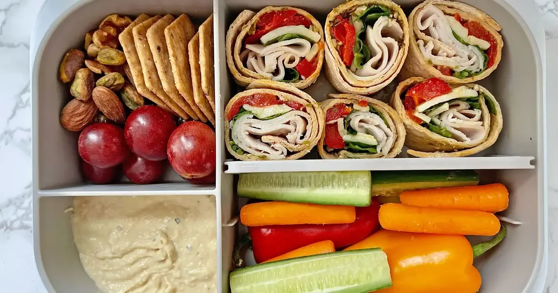 I’m a registered dietitian. These 4 protein-packed lunches are delicious and take less than 20 minutes to make.