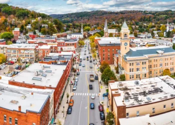 The states where students are most and least likely to leave home for college, ranked