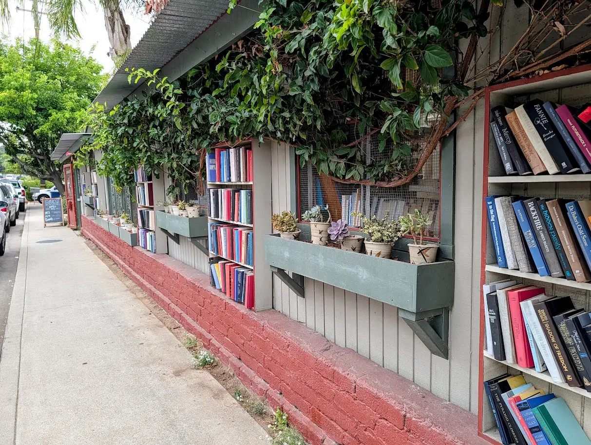 Exterior of outdoor bookstore Barts in Ojai