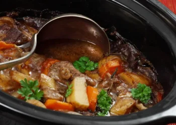 17 cozy comfort meals you can make in a slow cooker