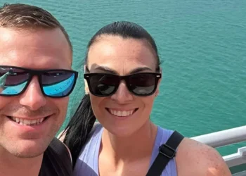 A couple turned a blog into a 7-figure business in 8 years. They explain 4 ways to make money online.