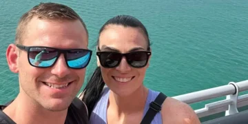 A couple turned a blog into a 7-figure business in 8 years. They explain 4 ways to make money online.
