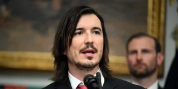 Trump Accounts will offer primarily S&P 500 ETFs to keep investing simple, Robinhood CEO says