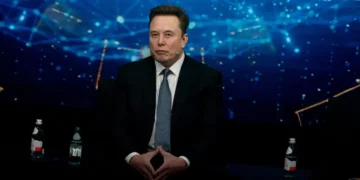Elon Musk renews his battle with Delta after it snubbed Starlink for Jeff Bezos’ Amazon Leo