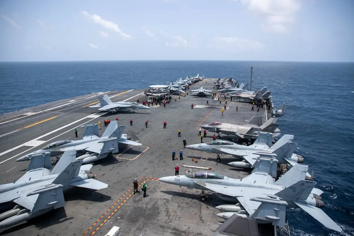 Fighter jets on the deck of the USS George Washington.