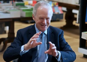 Barnes & Noble has staged an unlikely comeback. CEO James Daunt shared 4 key lessons from its turnaround.