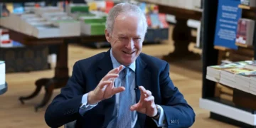 Barnes & Noble has staged an unlikely comeback. CEO James Daunt shared 4 key lessons from its turnaround.